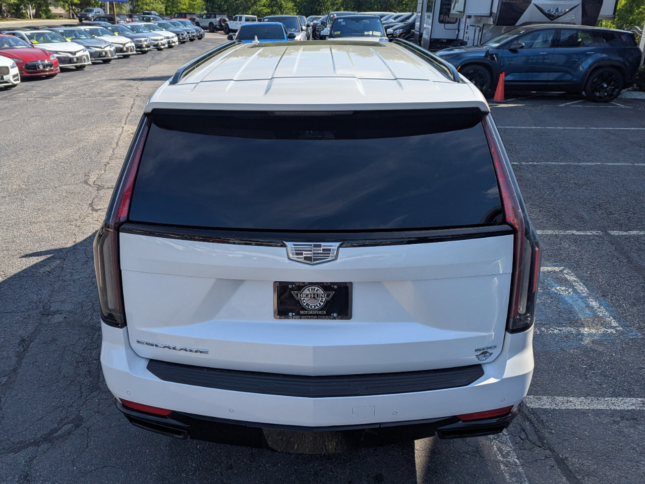 Used 2022 Cadillac Escalade ESV Sport Platinum AWD/4WD image 8