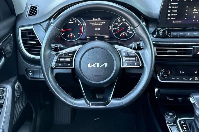 Certified 2023 Kia Seltos SX w/ SX Sunroof Package AWD/4WD image 19