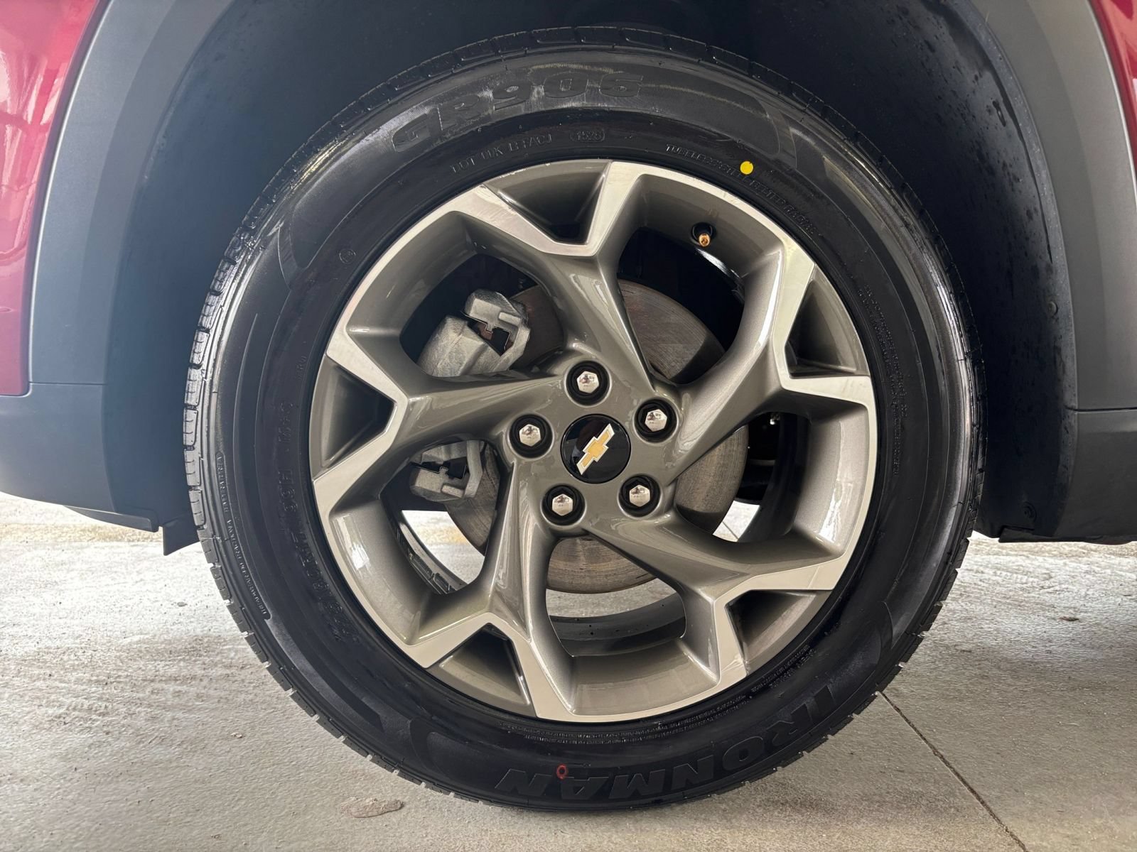Used 2025 Chevrolet Trax LT FWD image 30