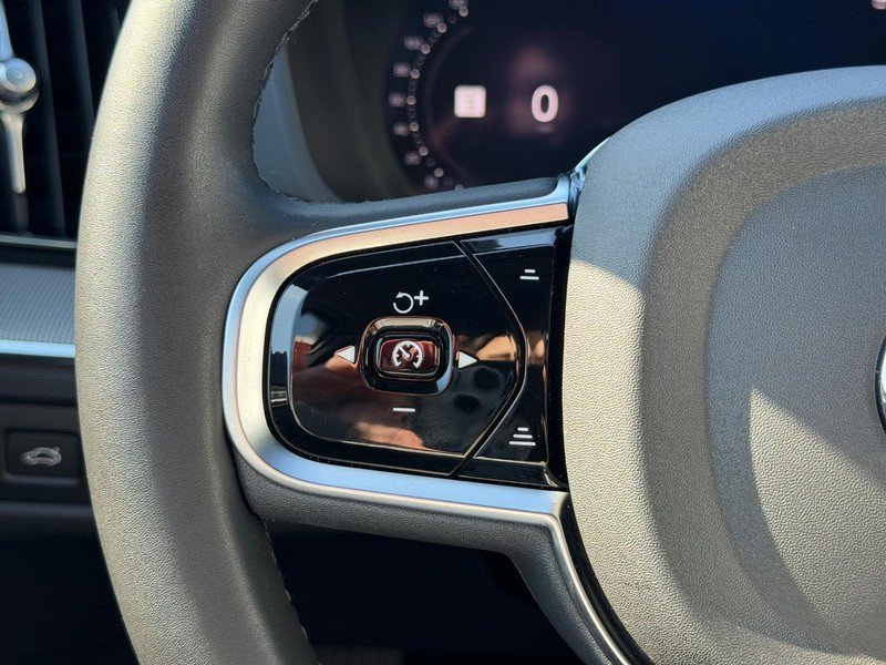 Used 2025 Volvo XC60 B5 Ultra w/ Protection Package Premier image 20