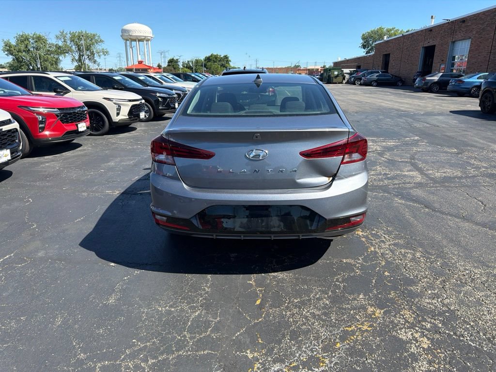 Used 2019 Hyundai Elantra SEL w/ Winter Weather Package FWD image 3