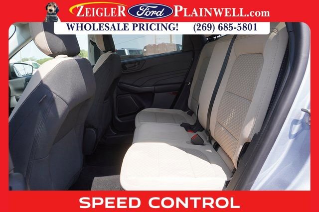 Used 2022 Ford Escape SE image 11