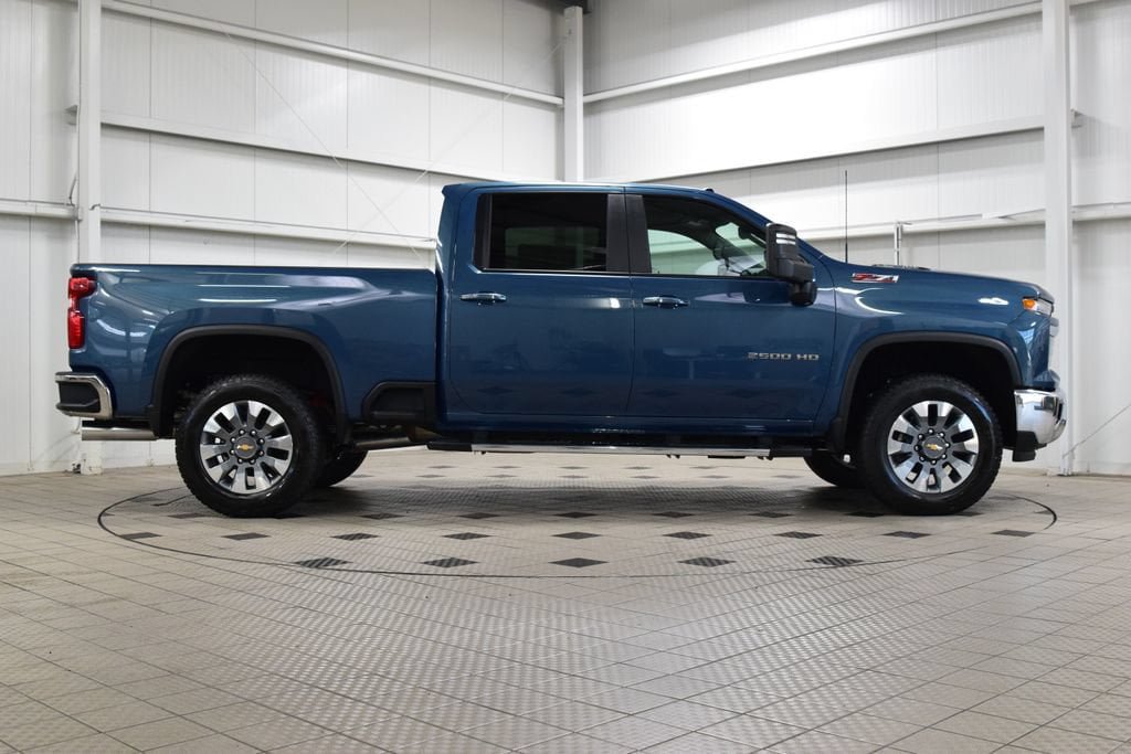New 2026 Chevrolet Silverado 2500 LT w/ All Star Edition AWD/4WD image 9