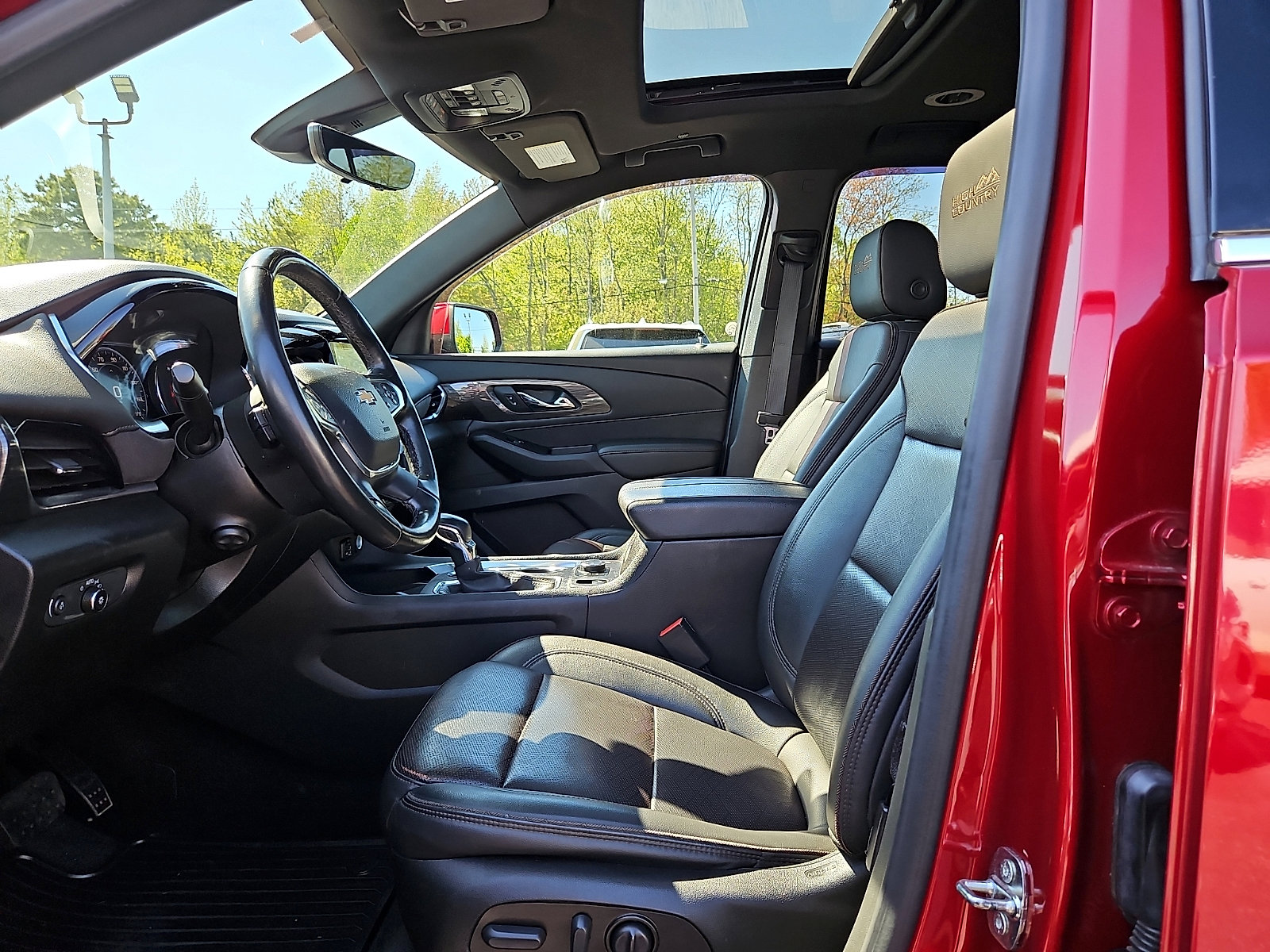 Used 2023 Chevrolet Traverse High Country AWD/4WD image 13