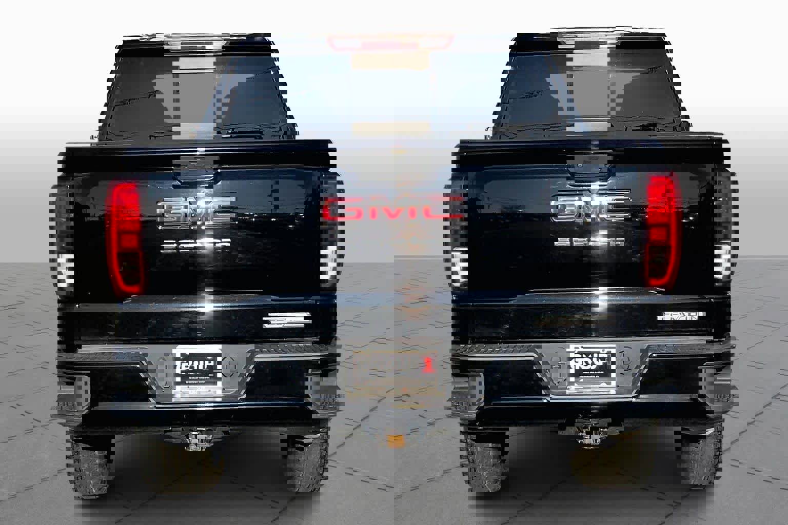 Used 2020 GMC Sierra 1500 Elevation w/ Elevation Value Package image 5