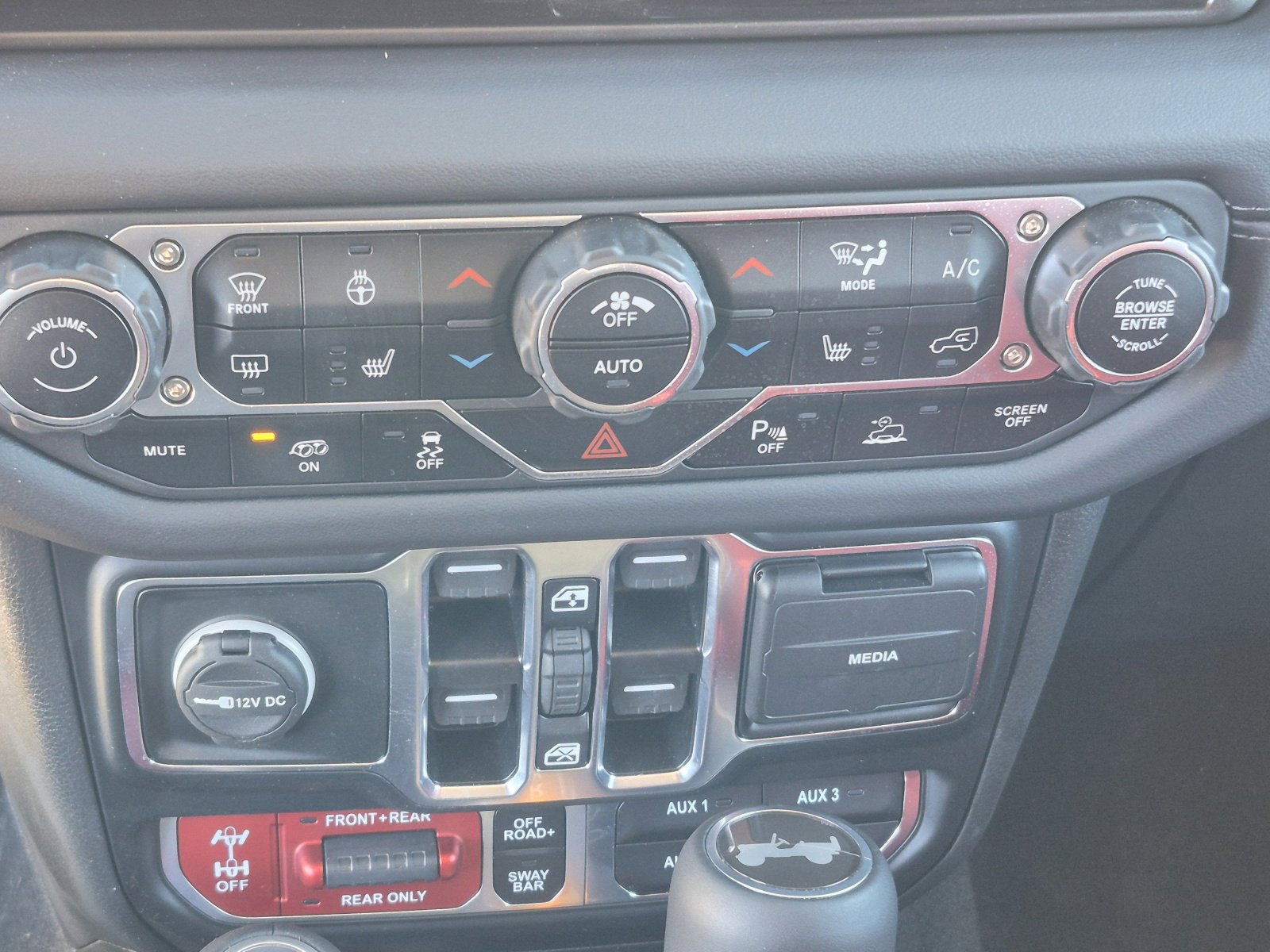 Used 2024 Jeep Wrangler Rubicon 392 image 33