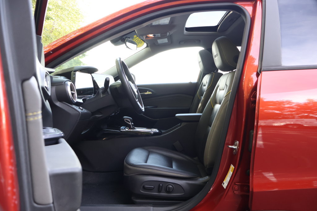 Used 2024 Chevrolet Trax ACTIV w/ Sunroof Package FWD image 34