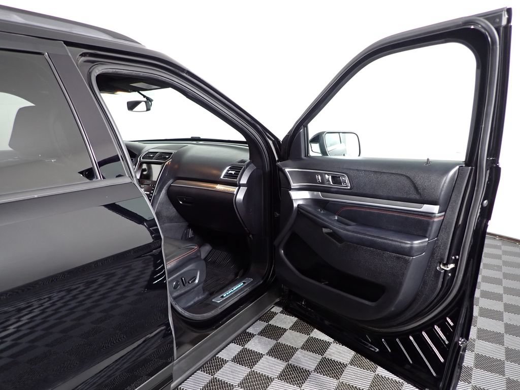 Used 2017 Ford Explorer Sport w/ Equipment Group 401A AWD/4WD image 40