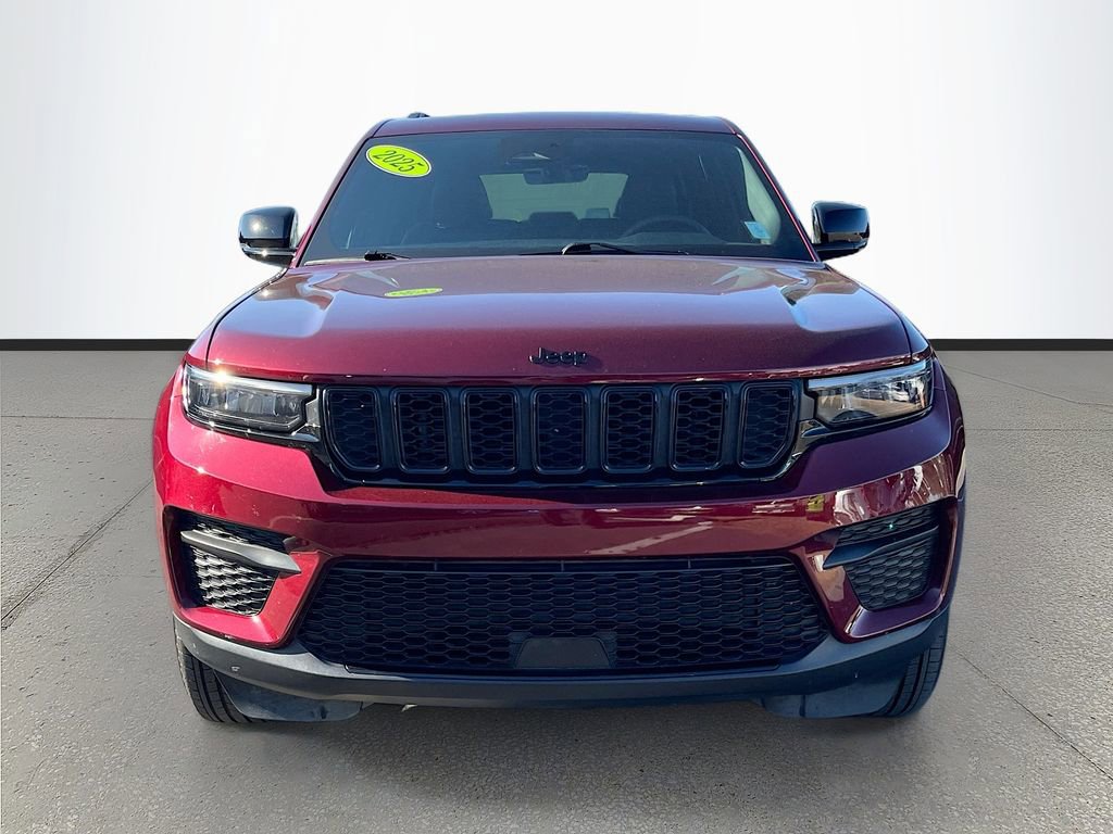 Certified 2025 Jeep Grand Cherokee Altitude image 2