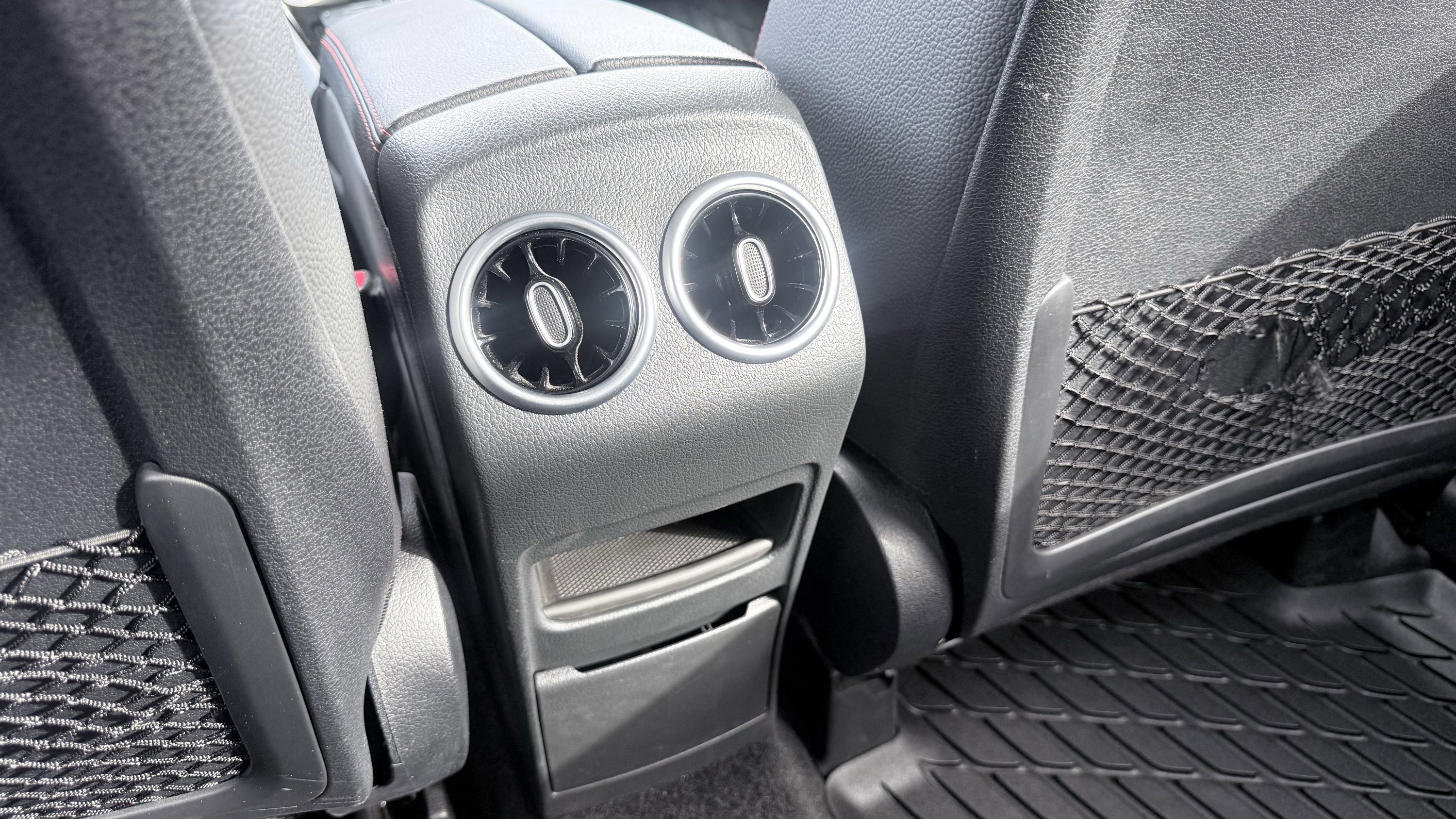 Used 2024 Mercedes-Benz GLB 250 image 48