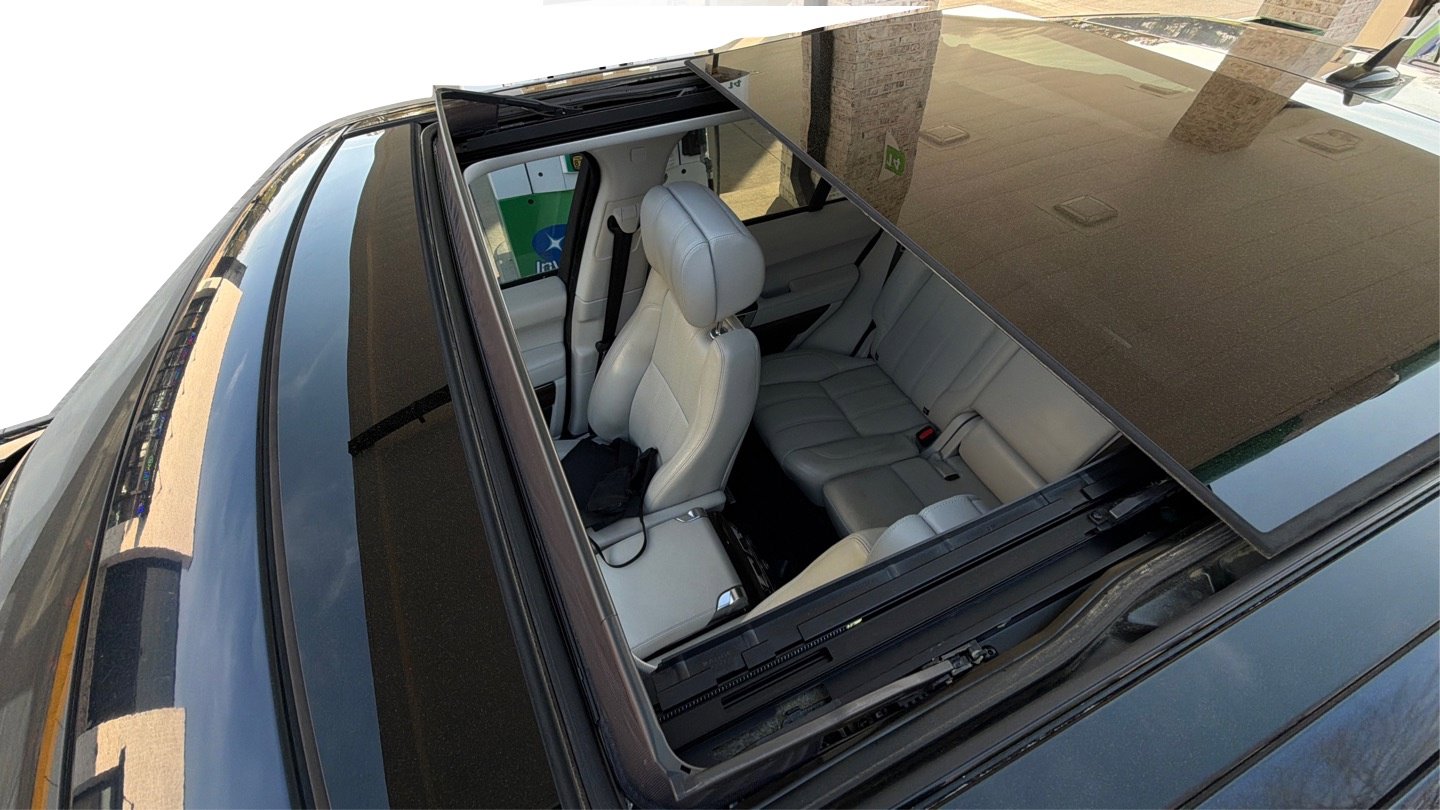 Used 2016 Land Rover Range Rover HSE image 13