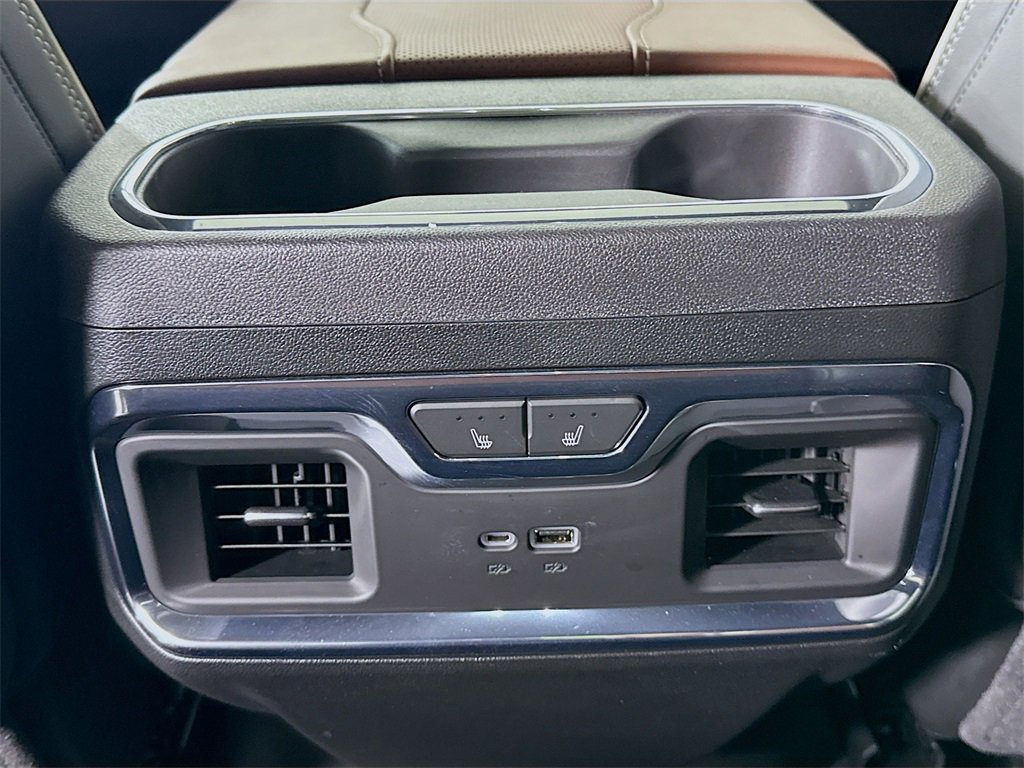Used 2024 GMC Sierra 1500 Denali Ultimate image 32