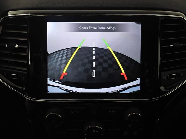 Used 2020 Jeep Grand Cherokee Altitude image 19