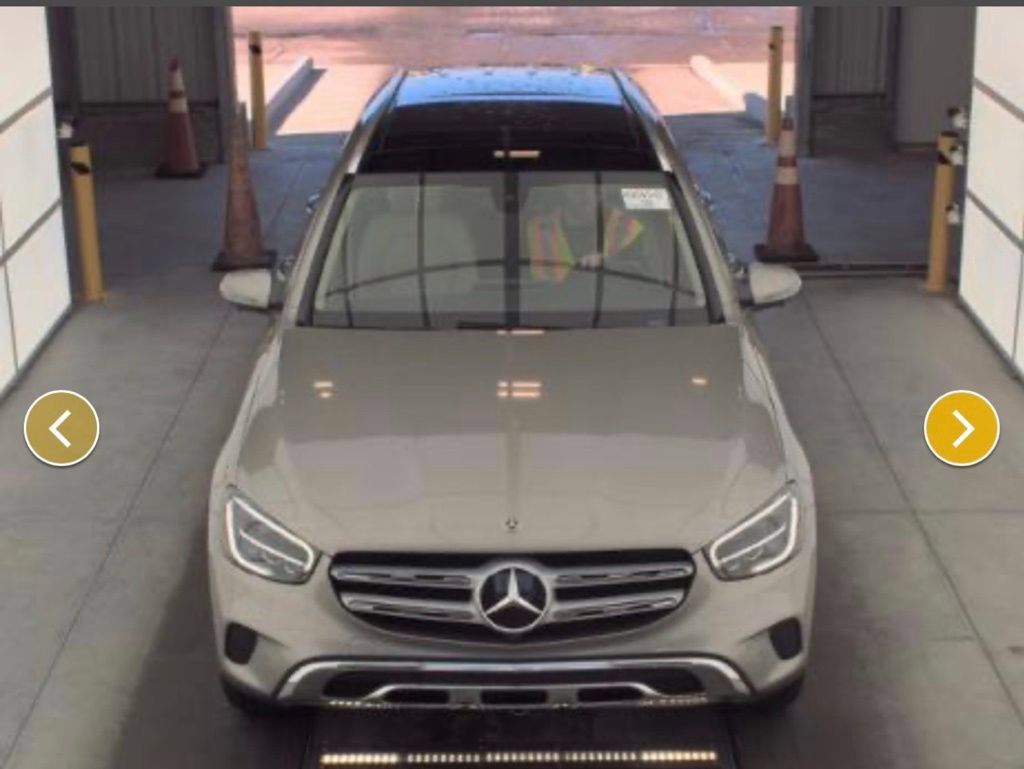 Used 2021 Mercedes-Benz GLC 300 4MATIC w/ Premium Package image 2