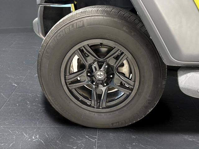 Used 2023 Jeep Wrangler Sport S image 34