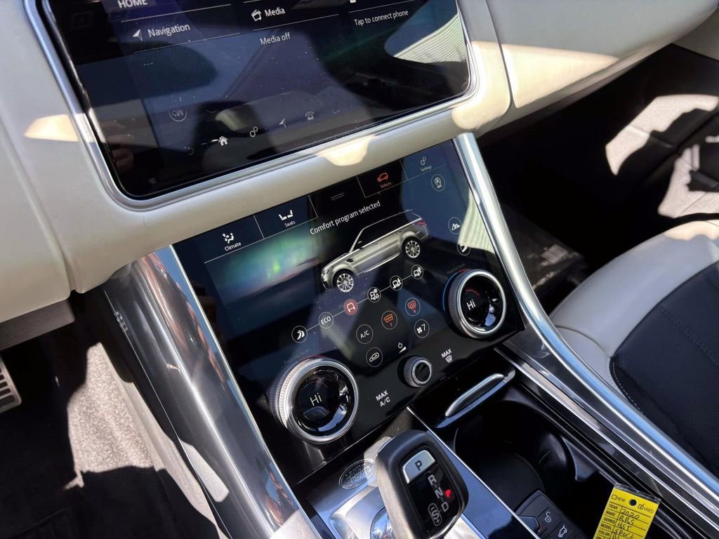 Used 2020 Land Rover Range Rover Sport HST image 17