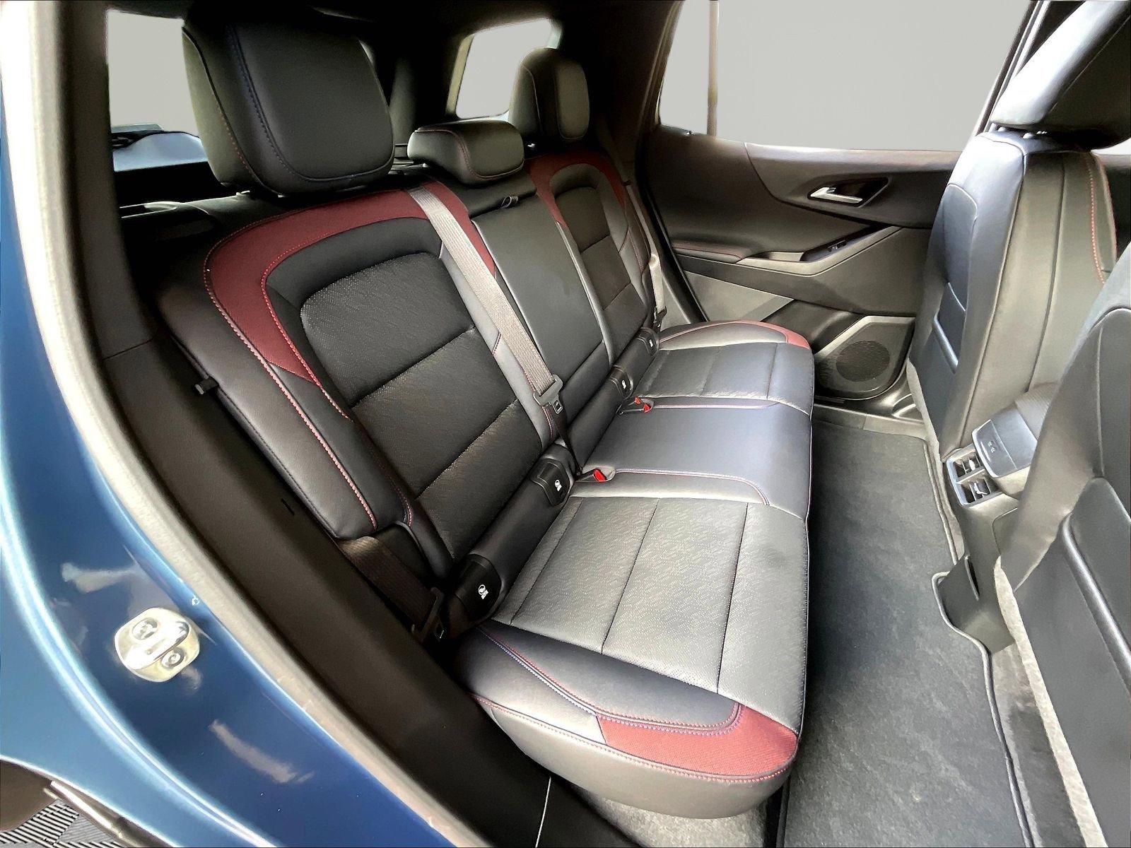Used 2025 Chevrolet Equinox RS w/ Safety and Technology Package AWD/4WD image 24