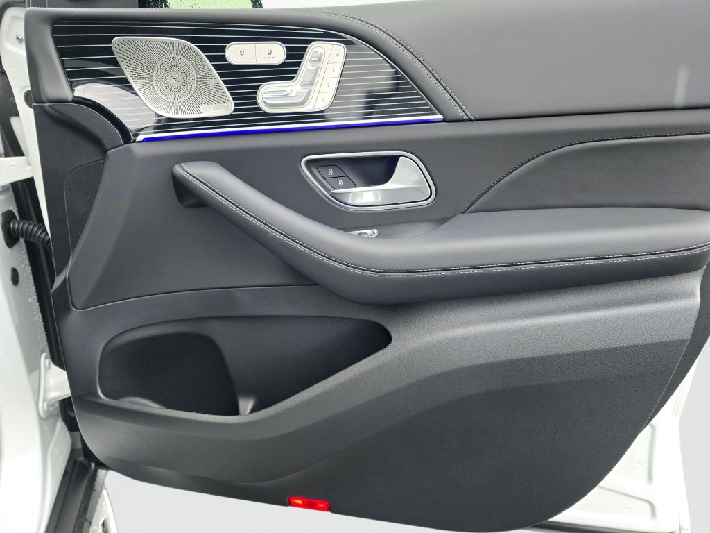 New 2026 Mercedes-Benz GLS 63 AMG 4MATIC image 29