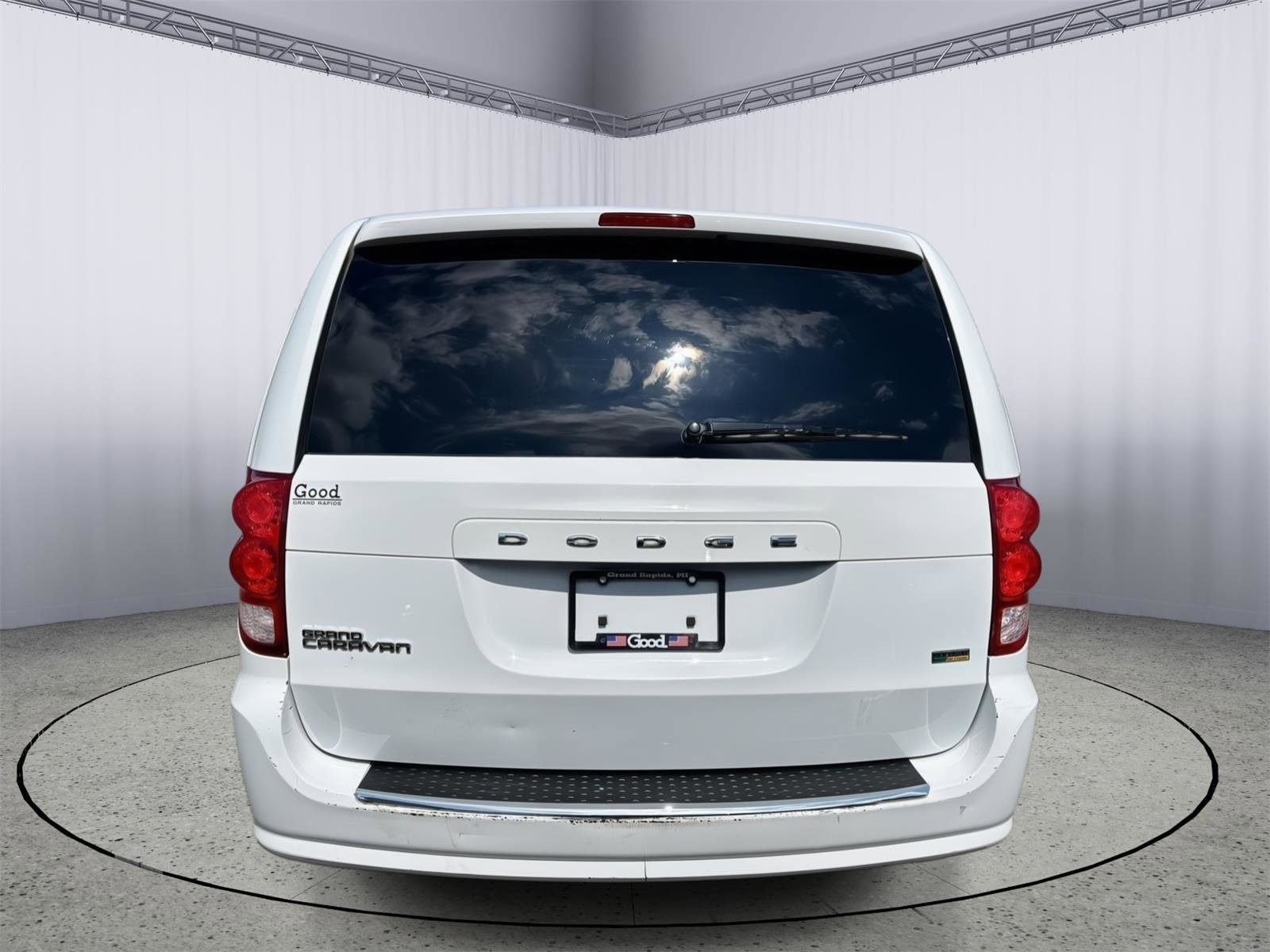Used 2017 Dodge Grand Caravan SE image 23