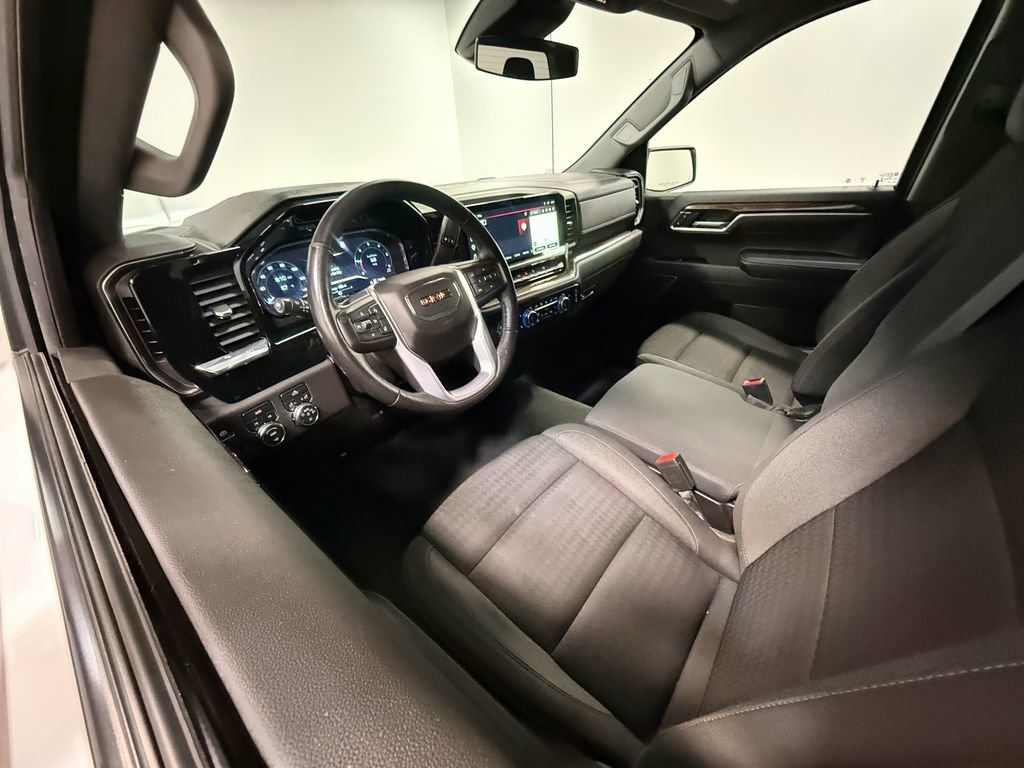 Used 2022 GMC Sierra 1500 Elevation AWD/4WD image 2