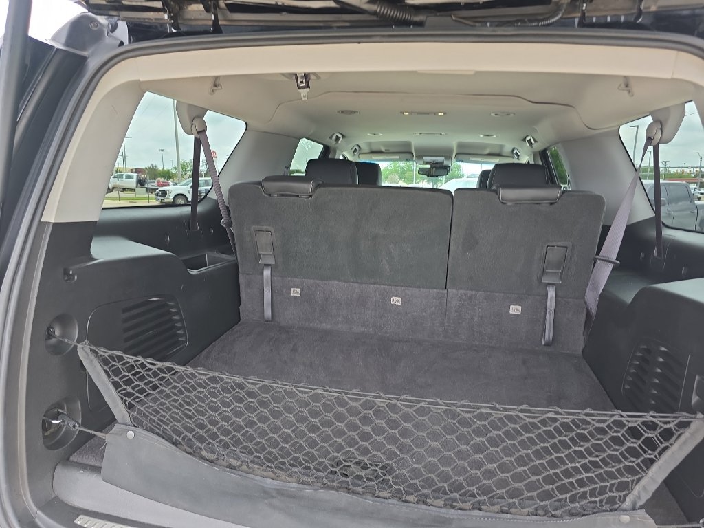 Used 2017 Chevrolet Suburban LT RWD image 18