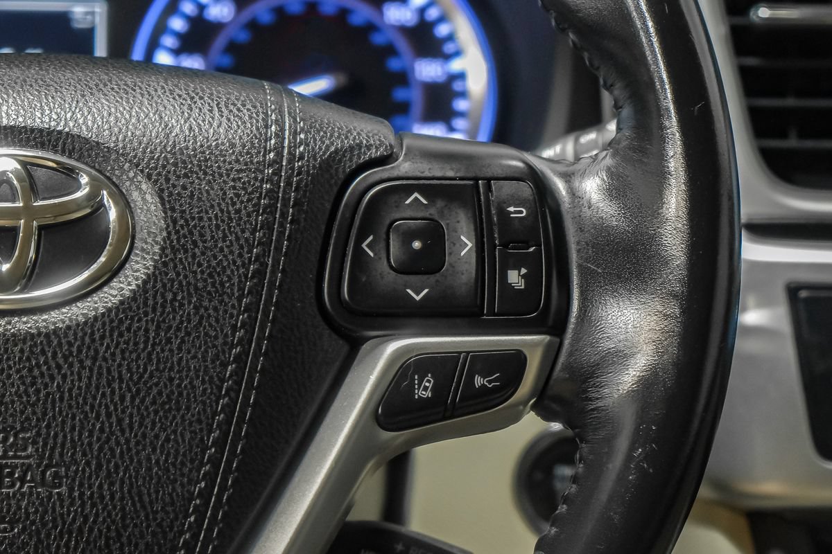 Used 2018 Toyota Highlander XLE FWD image 17