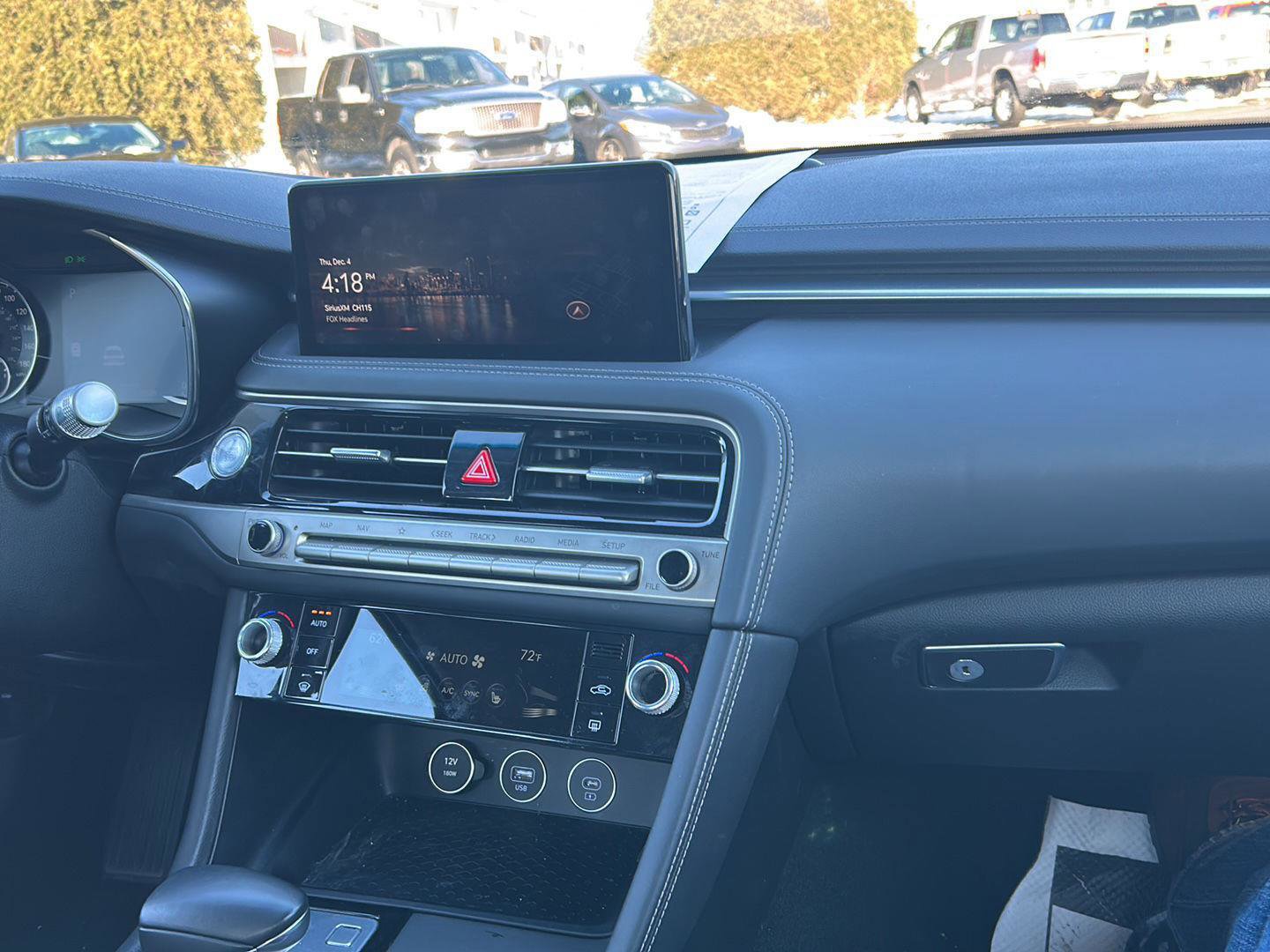 Used 2025 Genesis G70 2.5T image 19