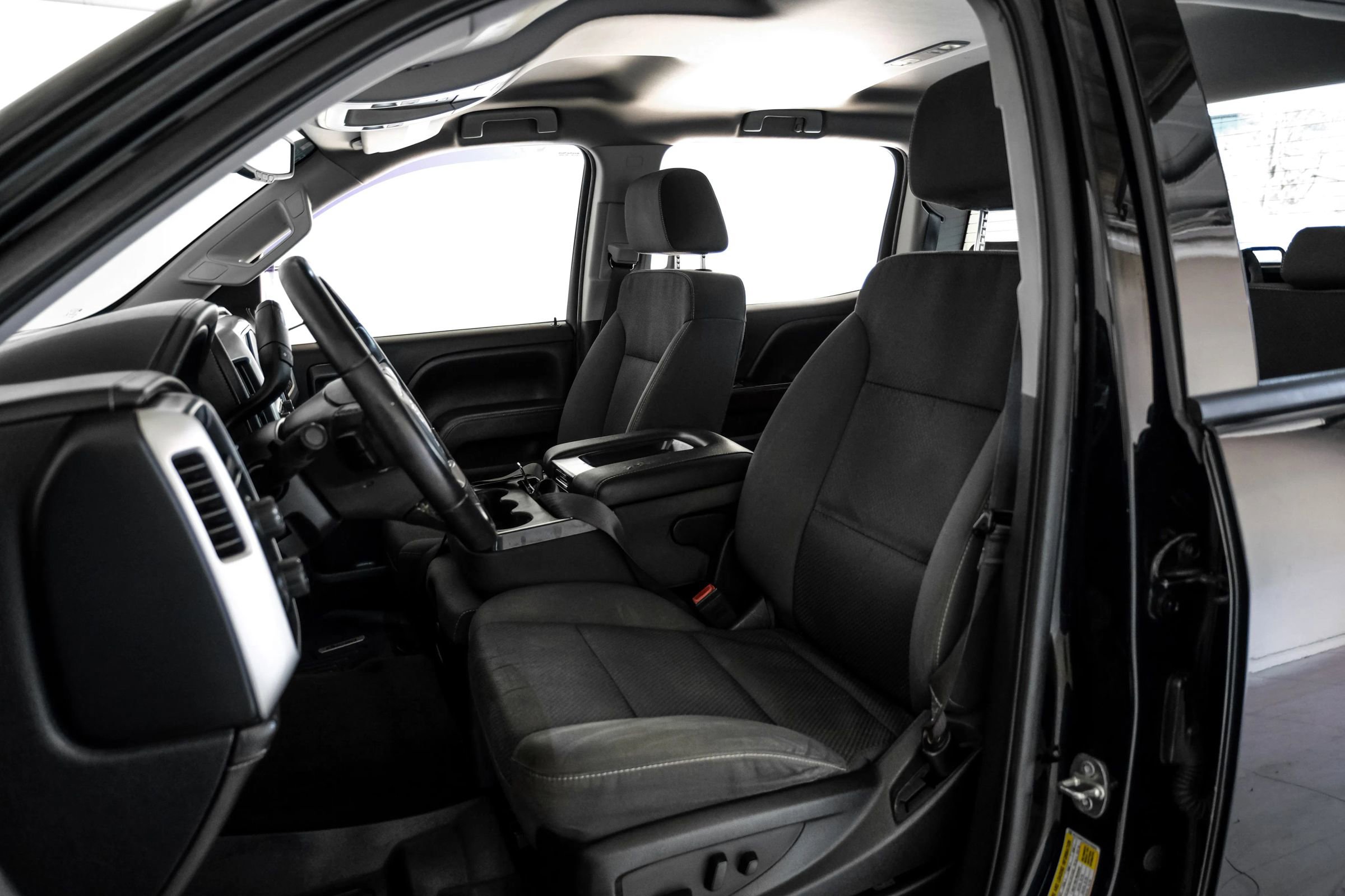 Used 2017 GMC Sierra 1500 SLE w/ SLE Value Package image 29