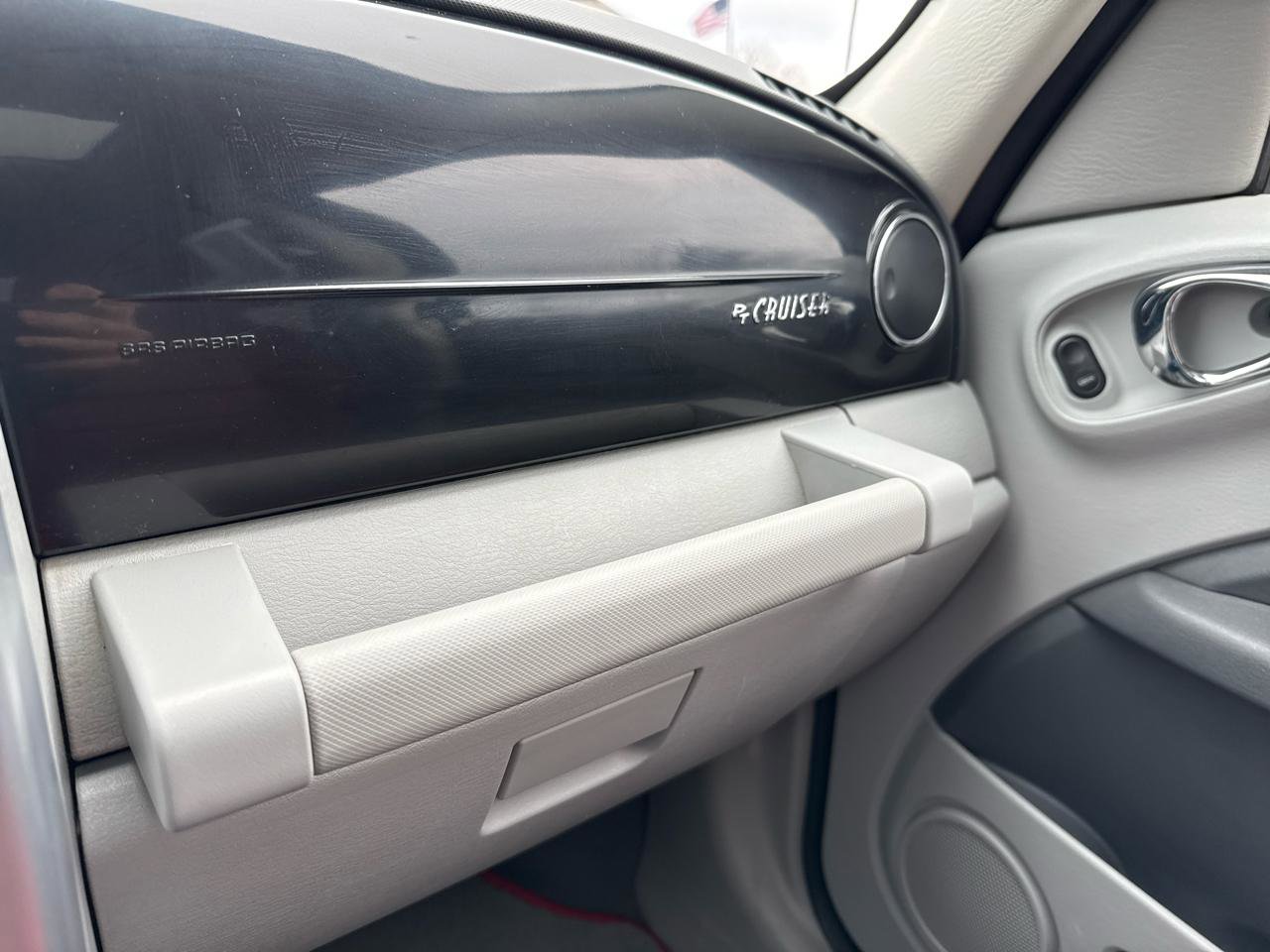 Used 2010 Chrysler PT Cruiser w/ PT Cruiser Couture Edition FWD image 14