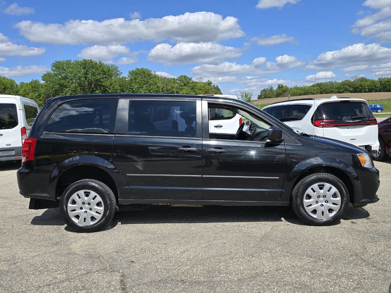 Used 2015 Dodge Grand Caravan American Value Package w/ UConnect Hands-Free Group image 10