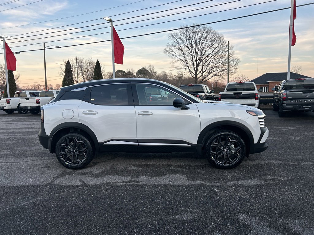 New 2026 Nissan Kicks SR image 2