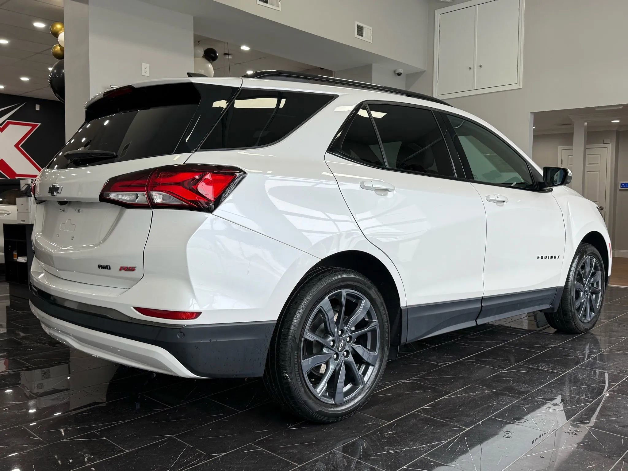 Used 2022 Chevrolet Equinox RS w/ Infotainment Package AWD/4WD image 6