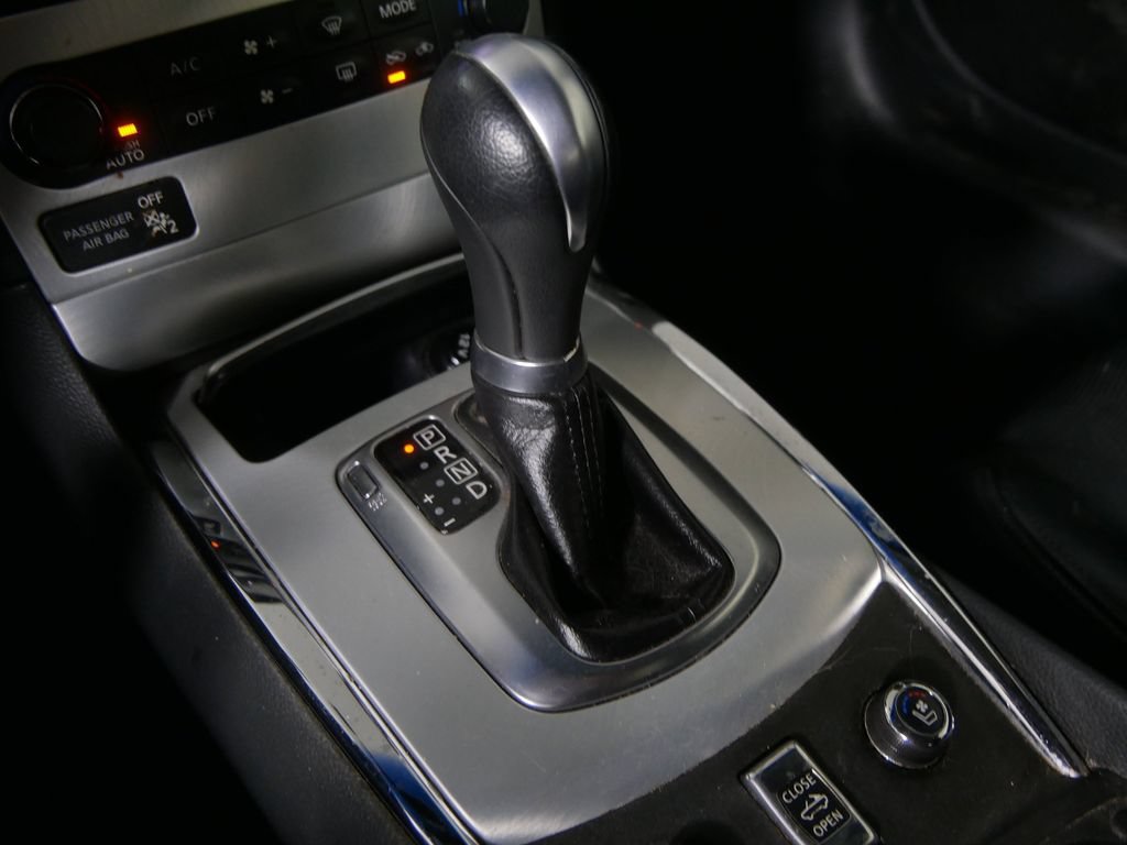 Used 2015 INFINITI Q60 Convertible w/ Premium Package RWD image 21
