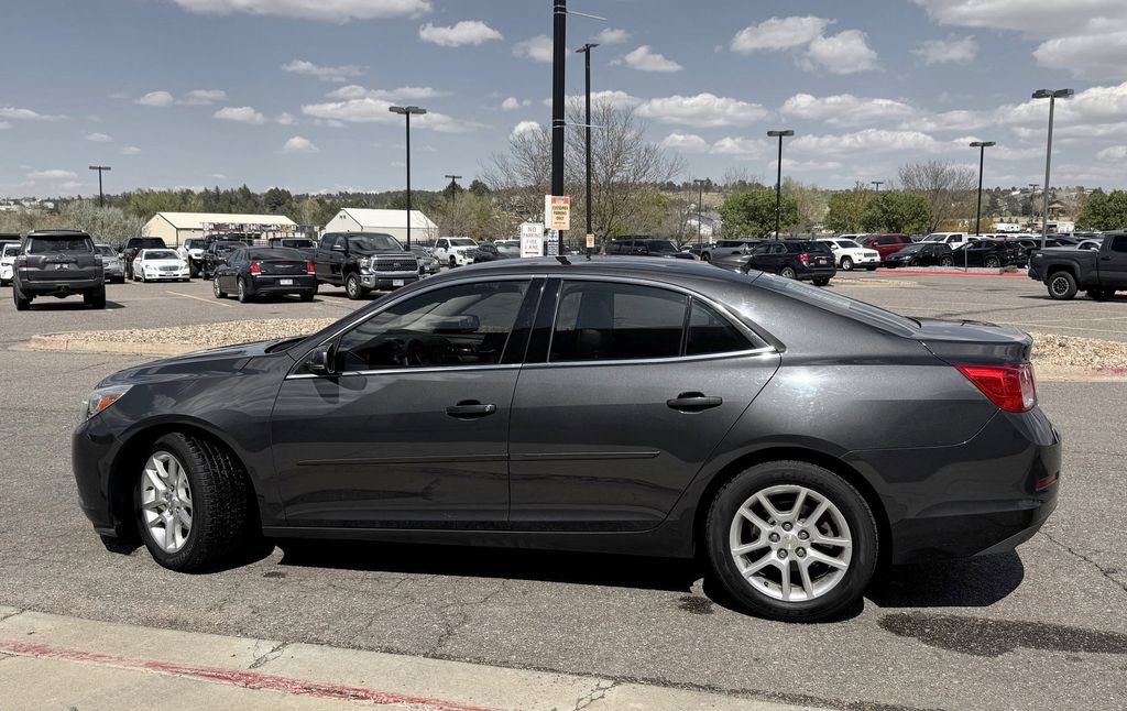 Used 2015 Chevrolet Malibu LT w/ Power Convenience Package FWD image 4