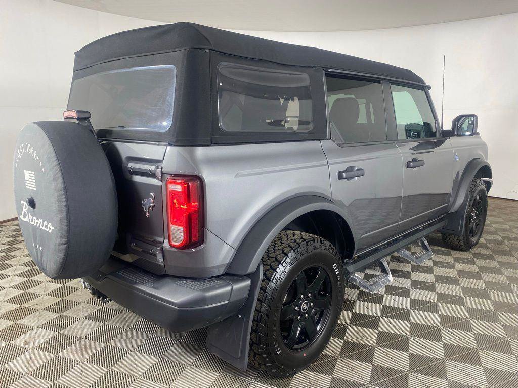 Used 2024 Ford Bronco Black Diamond AWD/4WD image 4