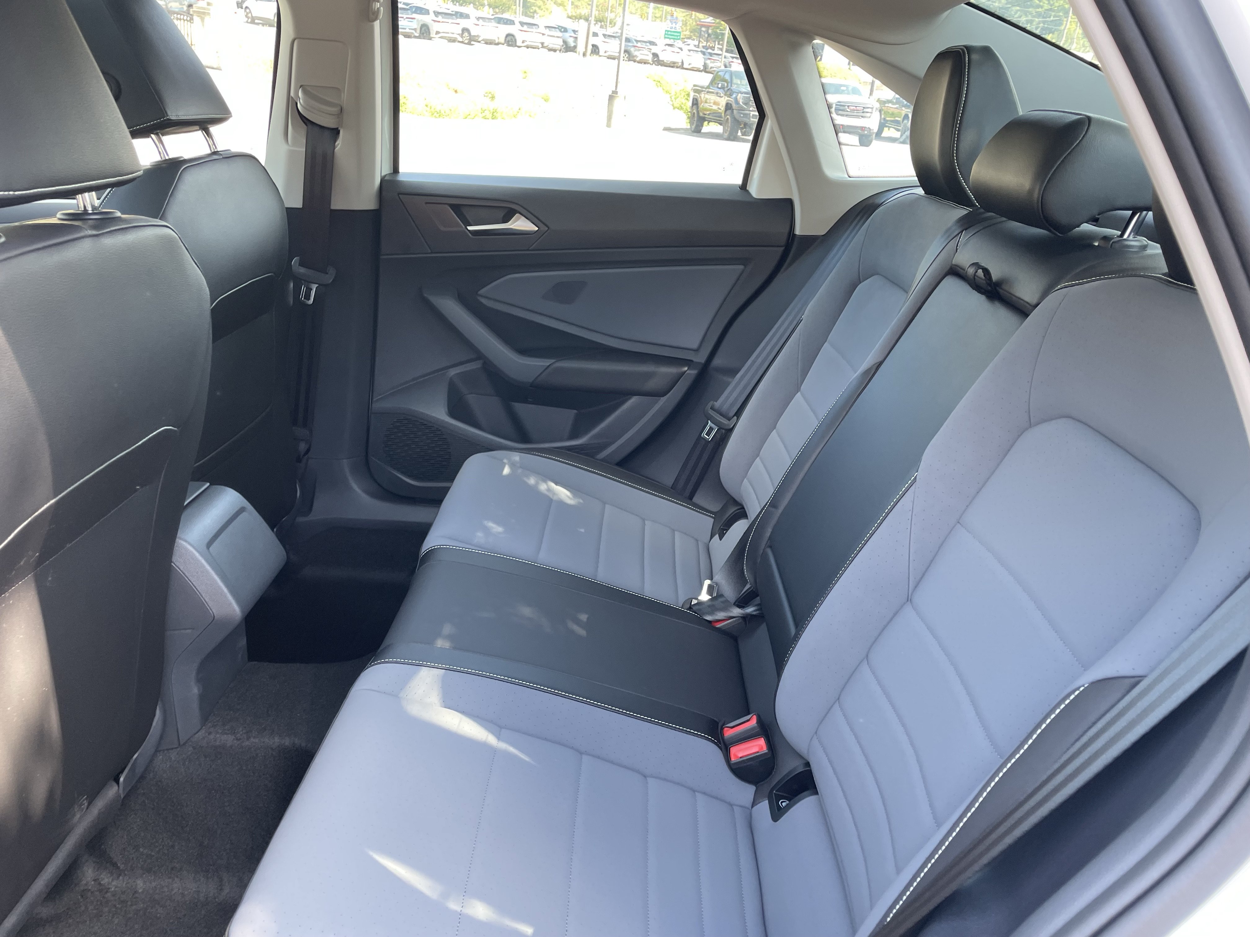New 2026 Volkswagen Jetta SE FWD image 11