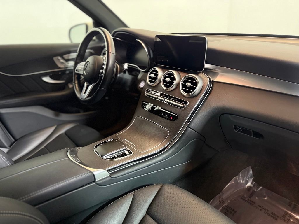 Used 2022 Mercedes-Benz GLC 300 4MATIC image 11