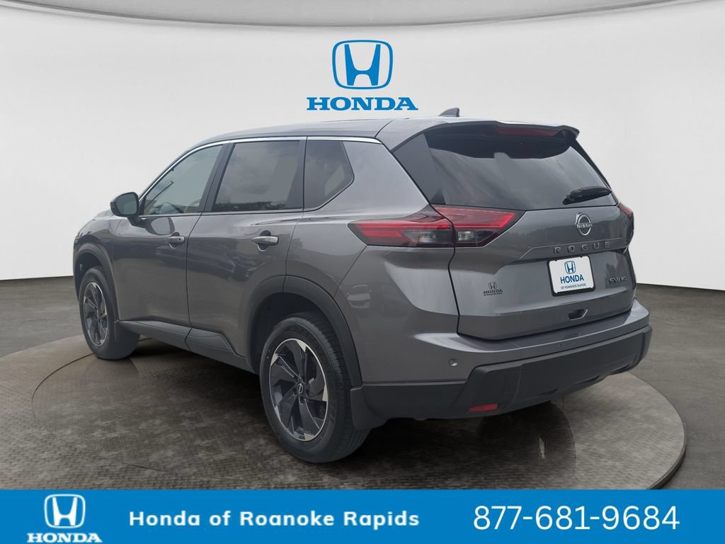Used 2024 Nissan Rogue SV AWD/4WD image 3