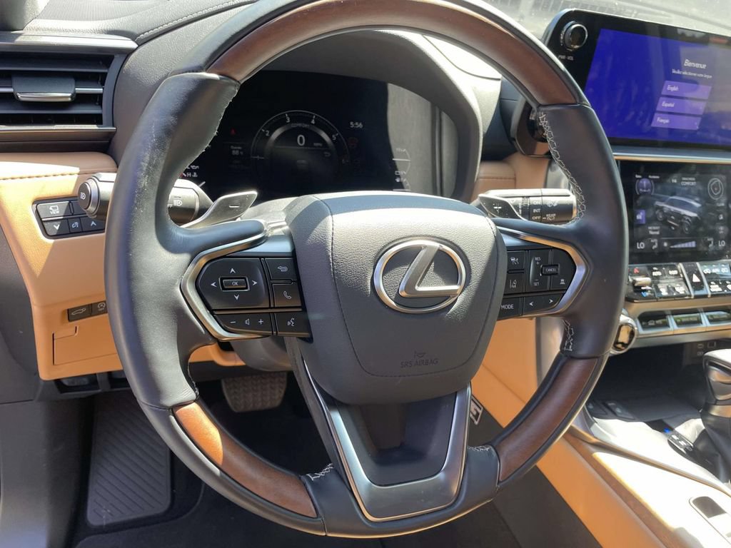 Used 2024 Lexus LX 600 4WD w/ Luxury Package image 16