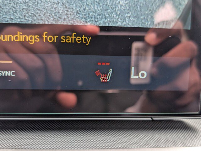 New 2026 Lexus ES 350e w/ Accessory Package (Z2) FWD image 22