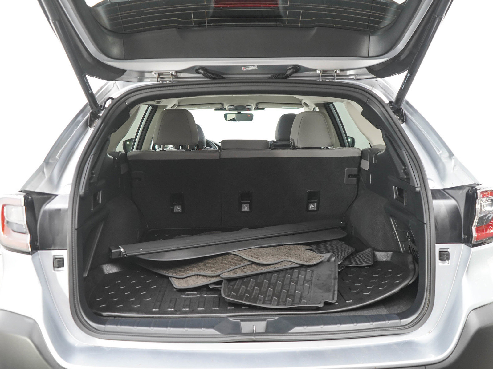 Used 2025 Subaru Outback Premium AWD/4WD image 16