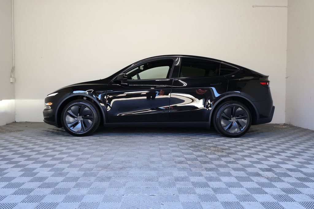 Used 2026 Tesla Model Y 2WD image 7