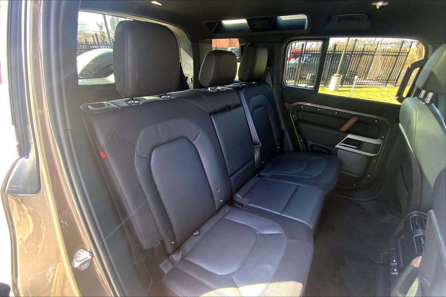 Used 2024 Land Rover Defender 110 X-Dynamic SE image 19