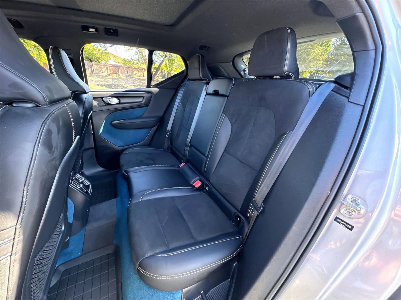 Used 2023 Volvo XC40 Recharge Ultimate AWD/4WD image 29