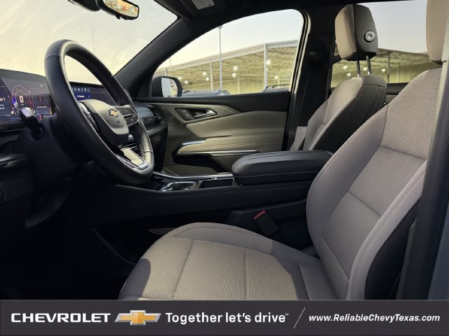 Used 2026 Chevrolet Traverse LT w/ Driver Confidence Package FWD image 28