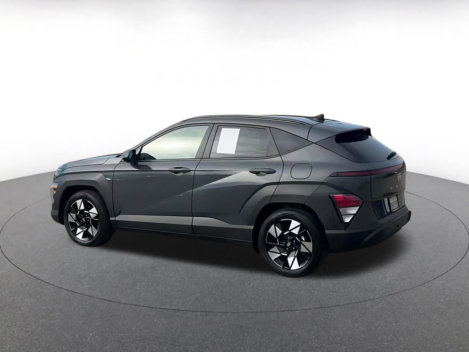 Used 2025 Hyundai Kona SEL image 9