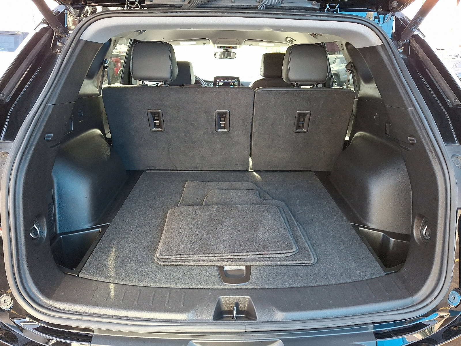 Used 2024 Chevrolet Blazer LT image 28