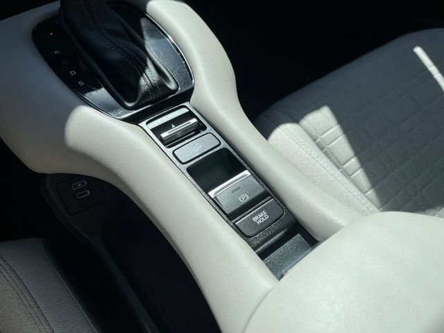 Certified 2025 Honda HR-V LX image 28