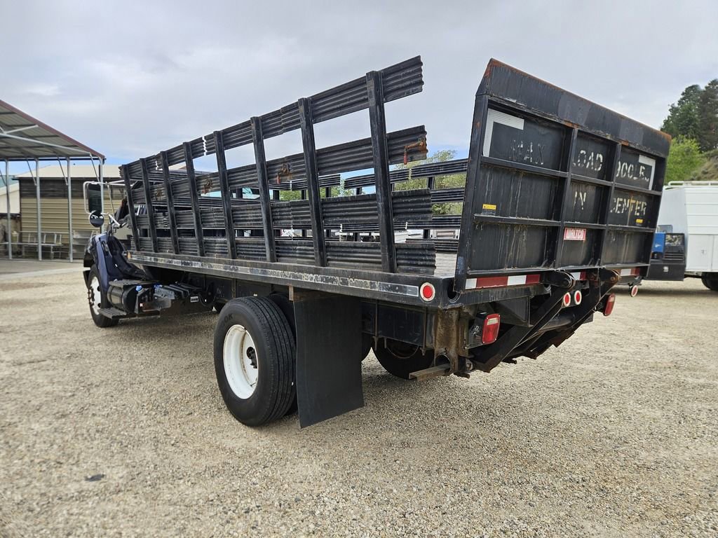 Used 2011 Ford F750 2WD Regular Cab Super Duty image 4