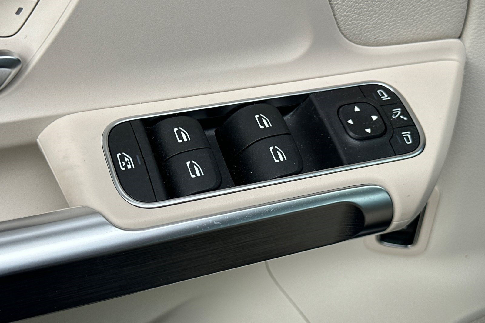 Certified 2025 Mercedes-Benz EQB 250+ image 14